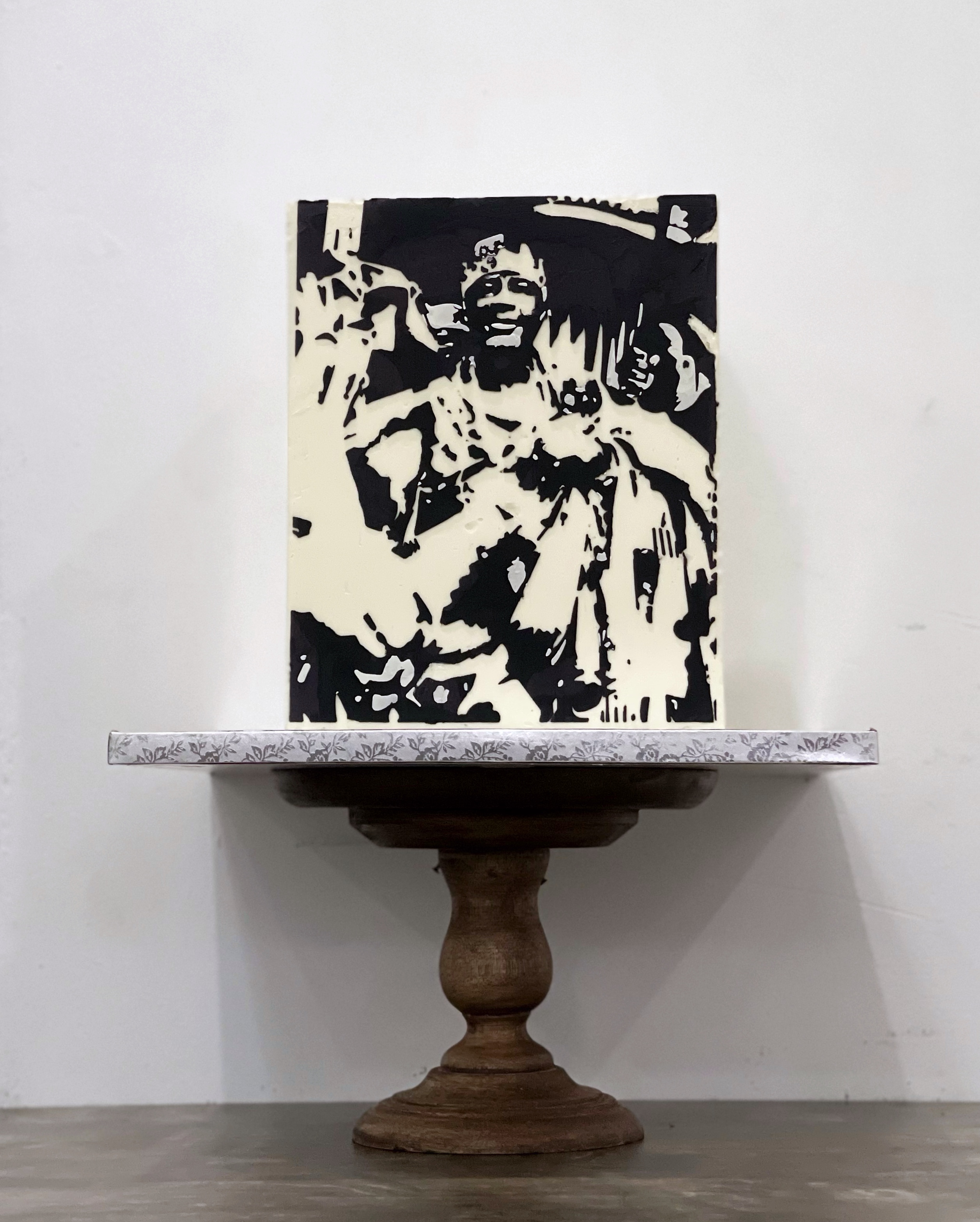 Stencilled Portrait Cake